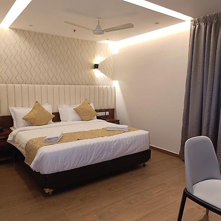 The Kings Park Grand-Near Us Consulate Hotel Madras Buitenkant foto