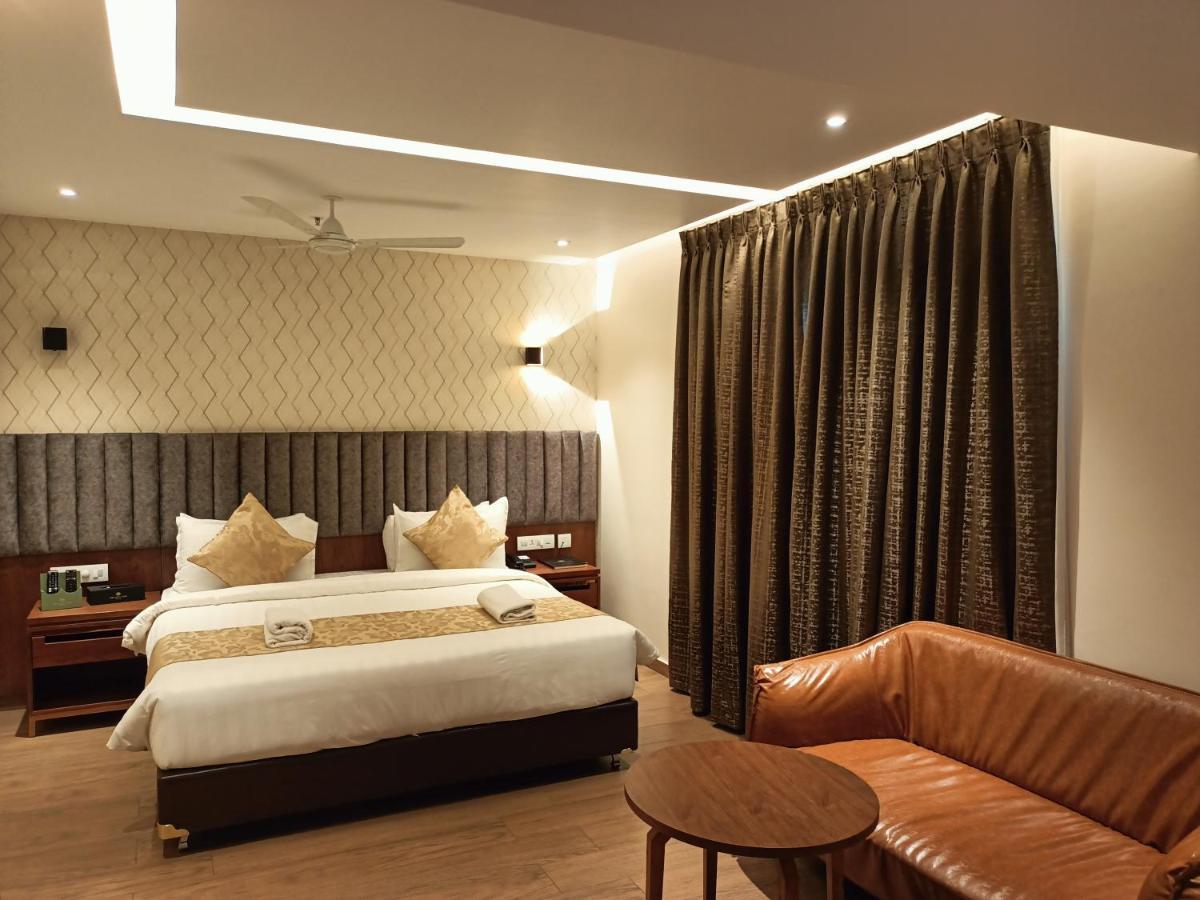 The Kings Park Grand-Near Us Consulate Hotel Madras Buitenkant foto