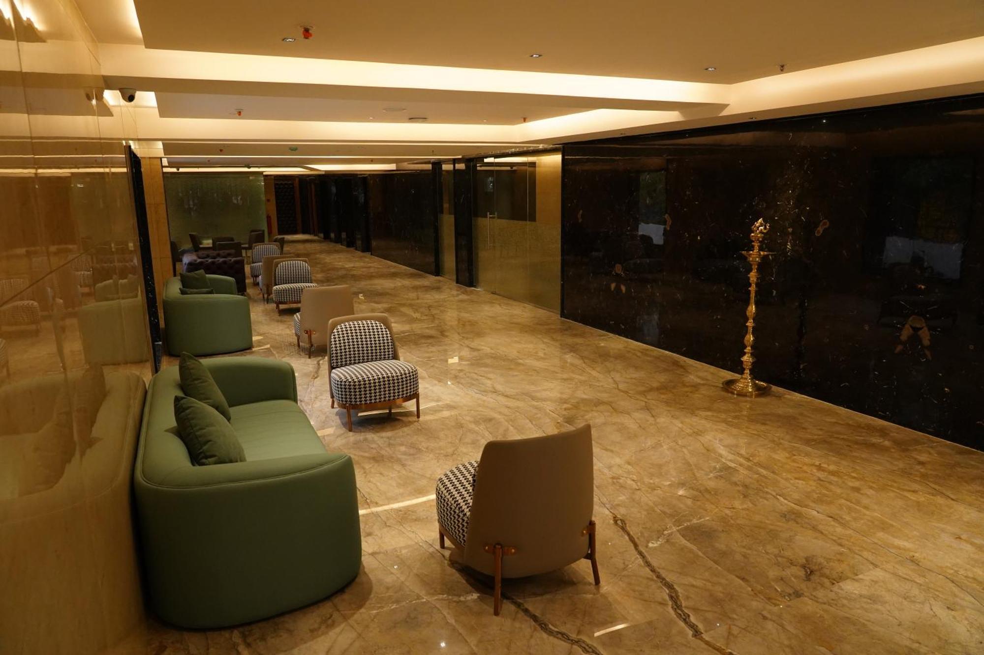 The Kings Park Grand-Near Us Consulate Hotel Madras Buitenkant foto